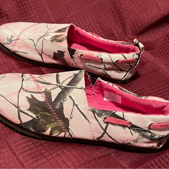 Woman’s Reeltree Pink Camouflage Slip-on Loafers size 7M very gently used Nice🦌 - Picture 7 of 13